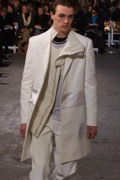 Look 3